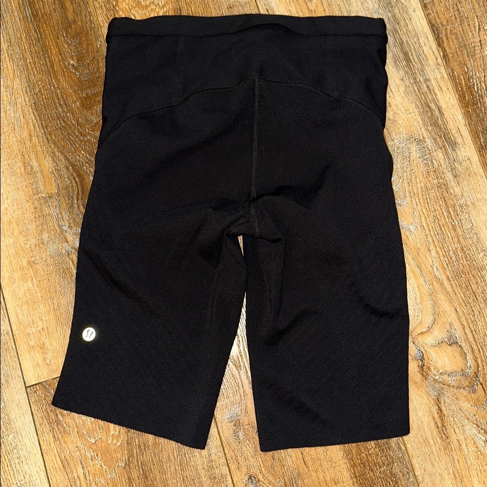 Lululemon biker shorts women’s size 6 - Picture 1 of 6